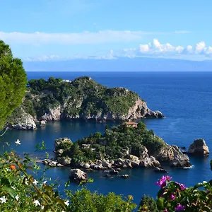 https://charming-place-taormina.sicilyhotelsitaly.net